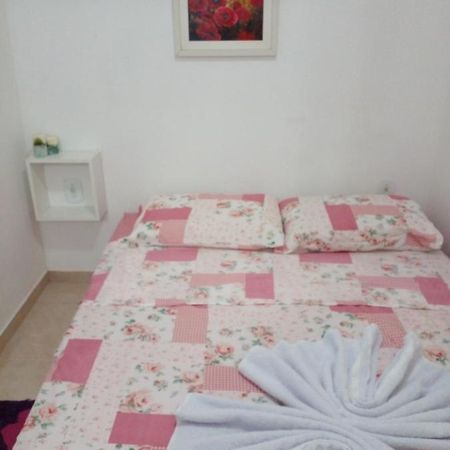 Quarto Em Casa De Condominio Сан-Педру-да-Алдея Екстер'єр фото